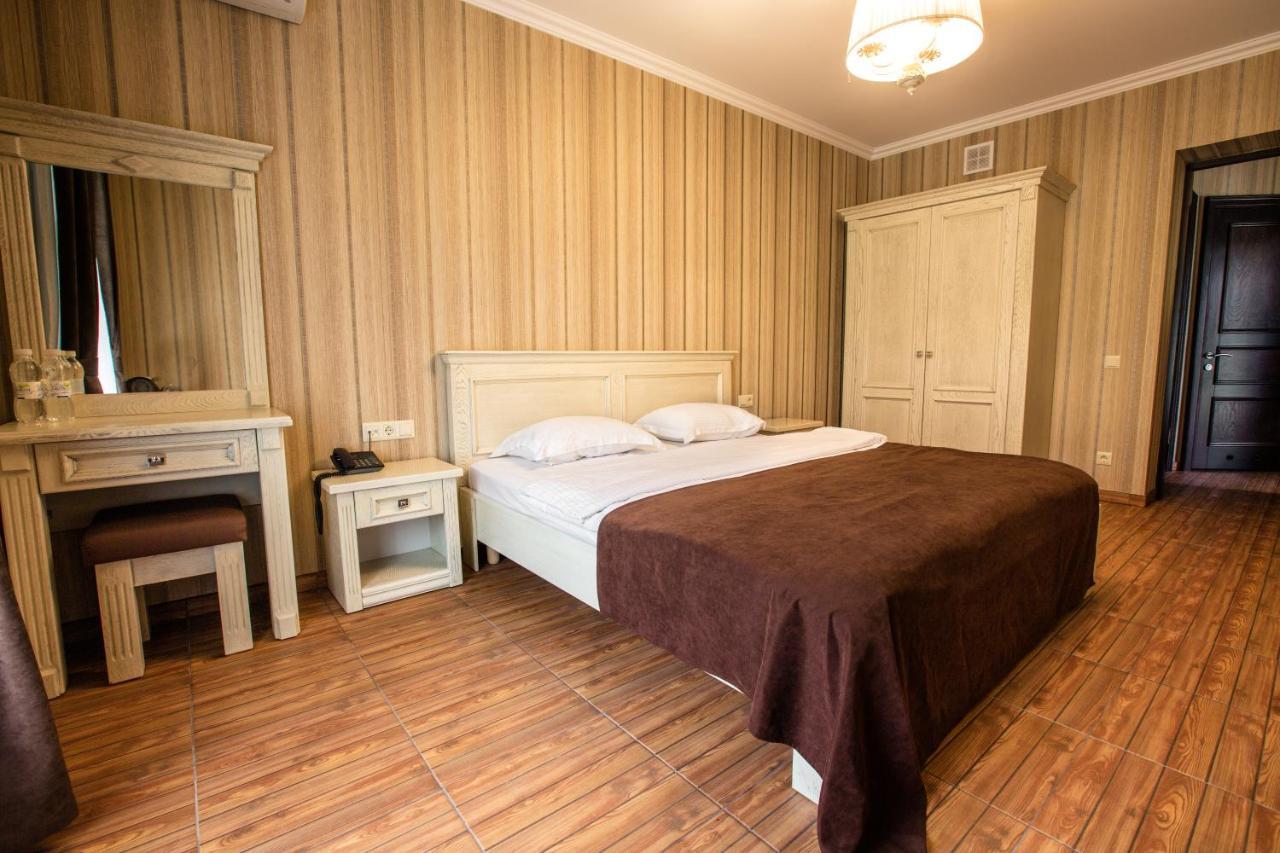 Georg Park Hotel Tarashany Exteriér fotografie